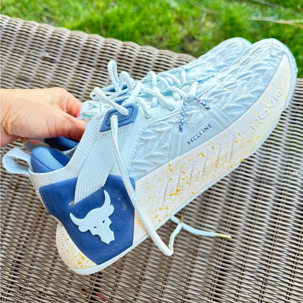 Under amour running shoes size 8